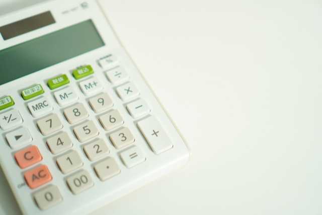 障害年金手続きを社労士に依頼する際の料金相場は?料金体系別にご紹介